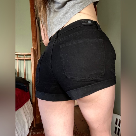 RSQ black high rise shorts - Picture 2 of 3